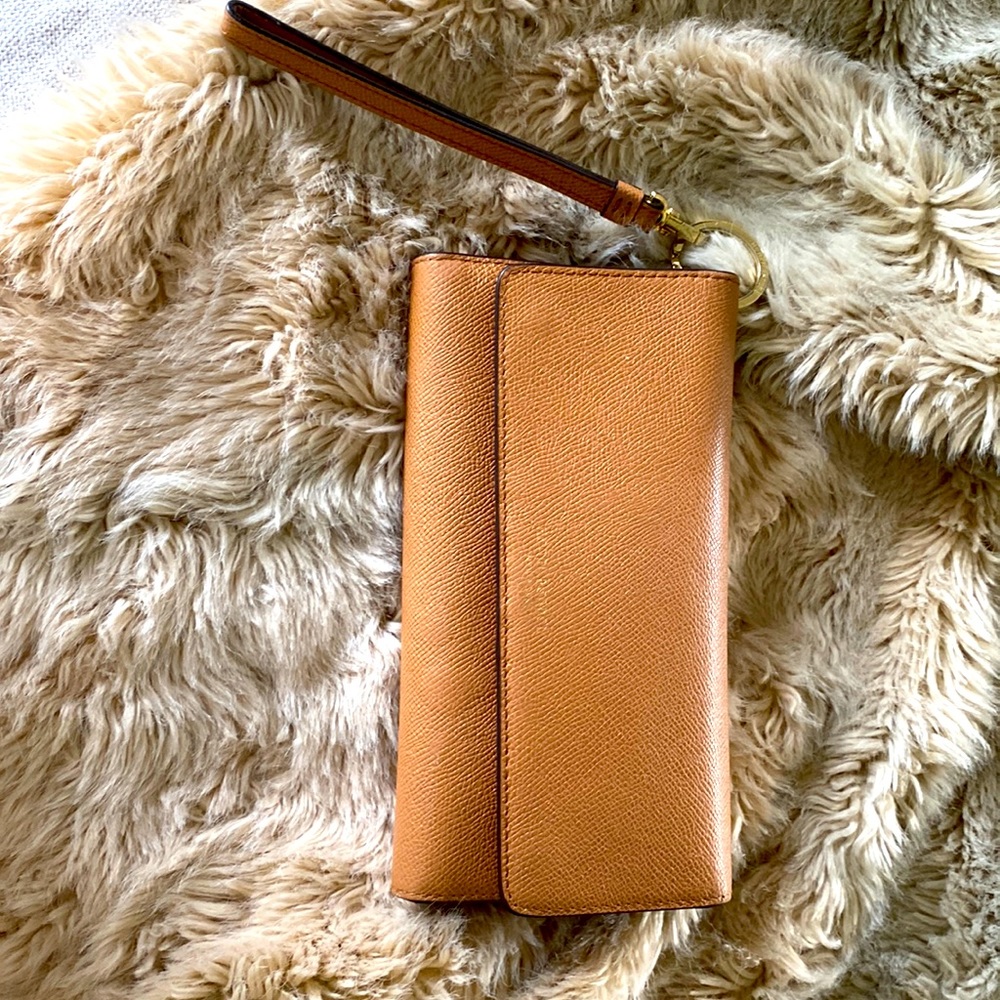 Henri Bendel uptown wristlet